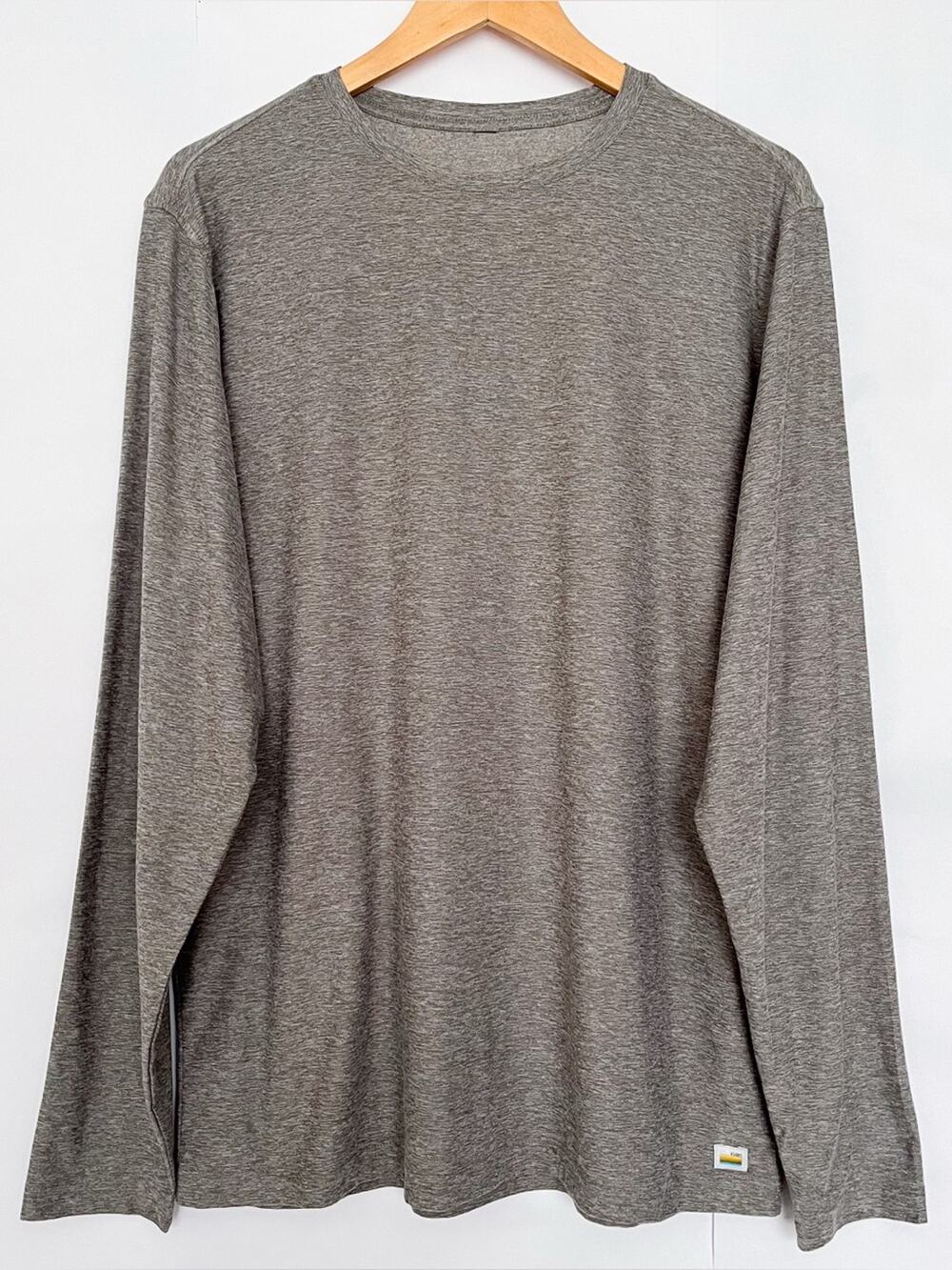 Vuori Mens Long Sleeve Strato Tech Tee Shirt Stretch Size XL ** Heather Gray